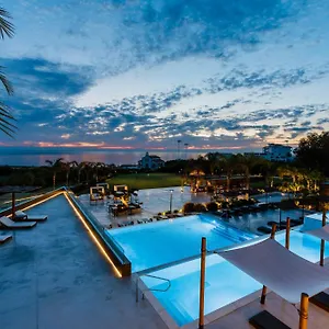 מלון Cavo Zoe Seaside