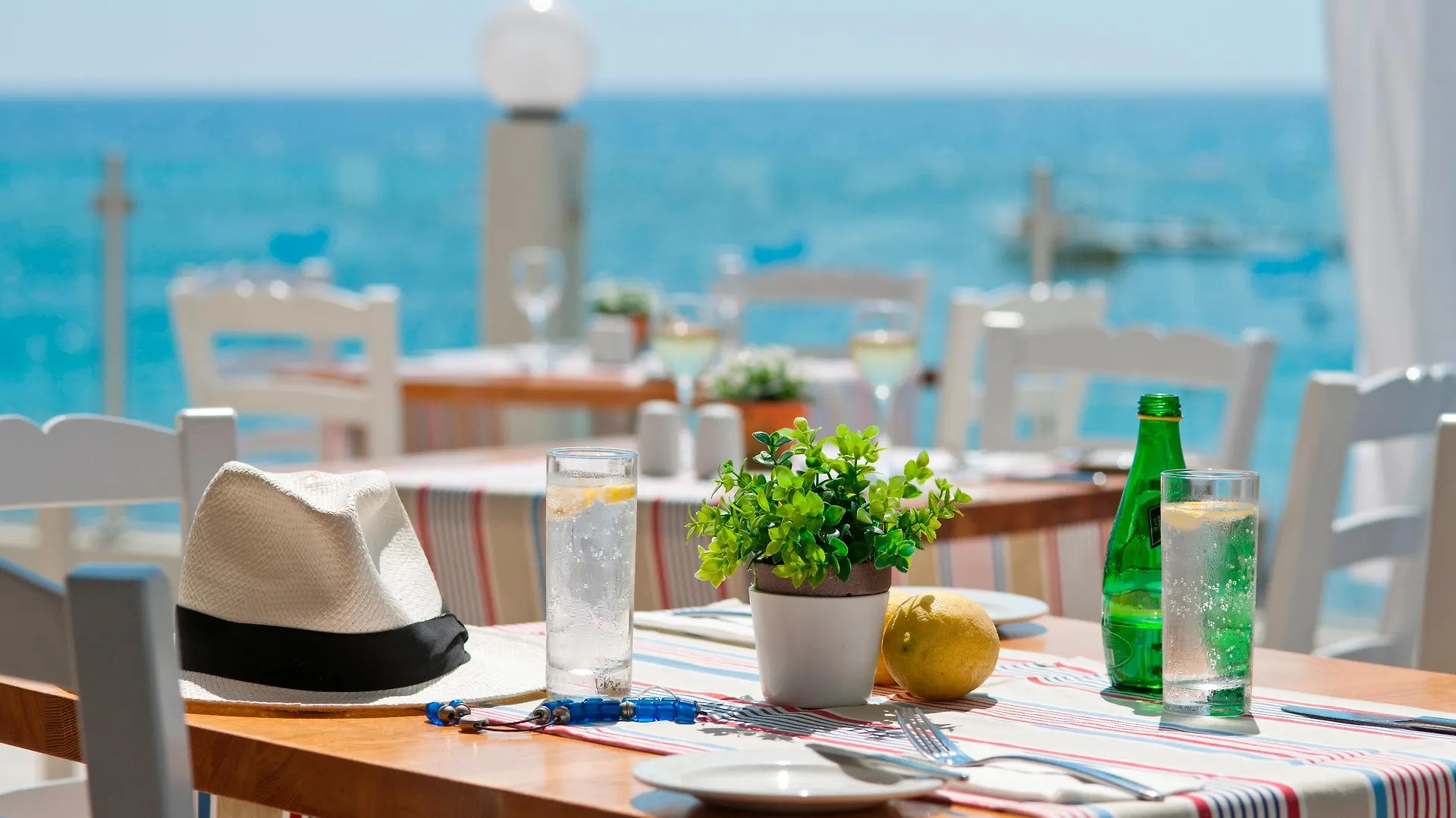 Pernera Beach Hotel Protaras 4*,